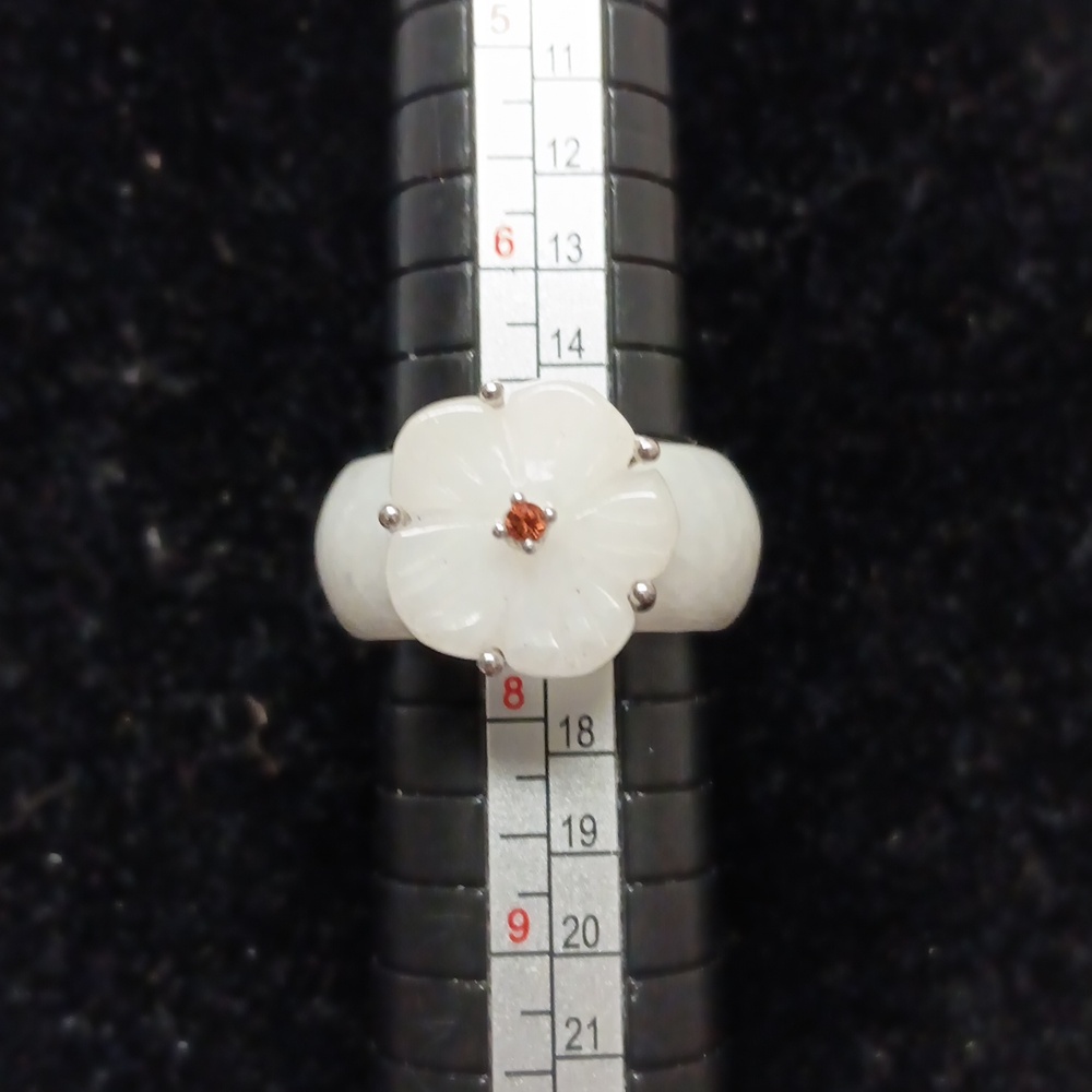 Natural Jade Carved and Mozambique Garnet 37.10 ctw Floral Ring in Sterling